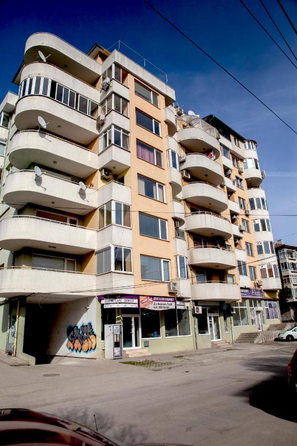 Stadium Apartments Veliko Tarnovo Buitenkant foto
