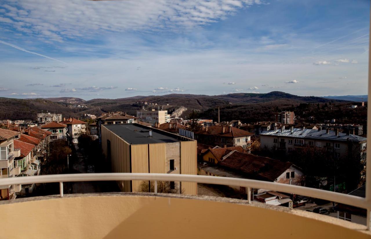 Stadium Apartments Veliko Tarnovo Buitenkant foto